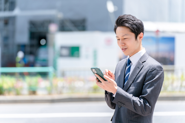 スマホで勤怠管理！直行直帰・テレワークに対応する方法と導入メリット